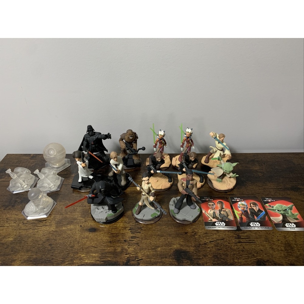 Disney Infinity 3.0 STAR WARS Lot‎ Of 17 Figures & Crystals & Cards ~ NICE 0628